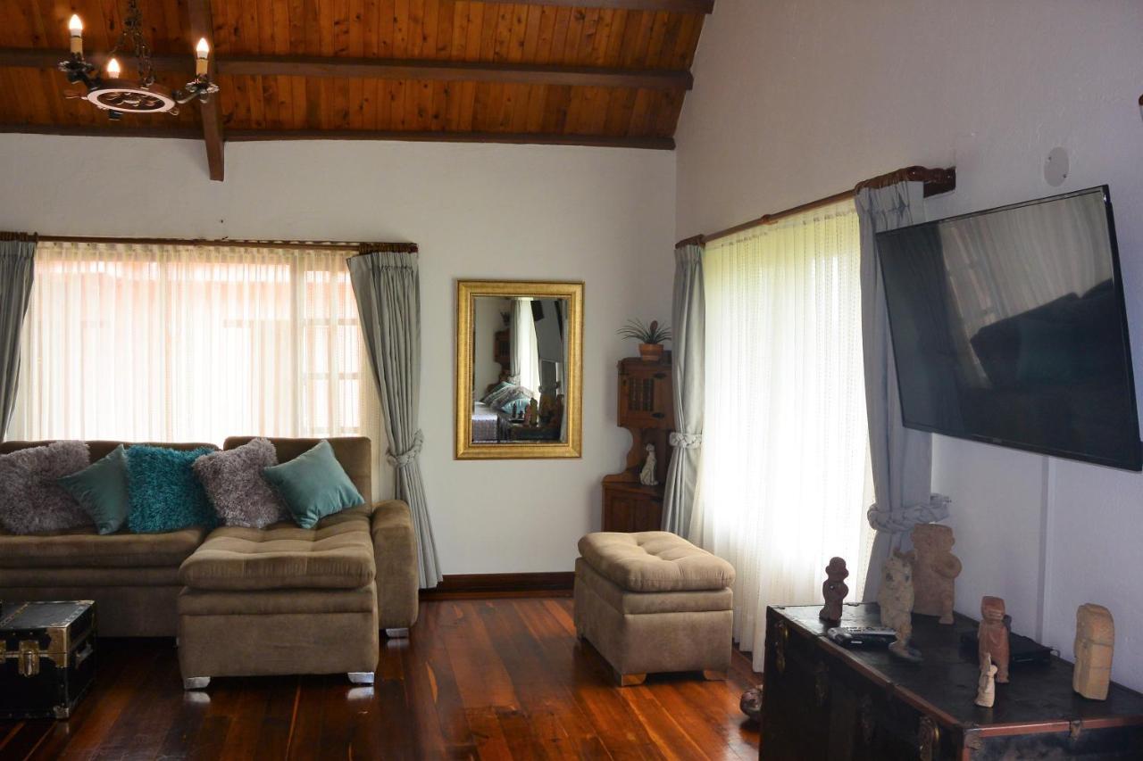 Hacienda El Pinar Del Viento Bed & Breakfast บียาเดเลย์บา ภายนอก รูปภาพ