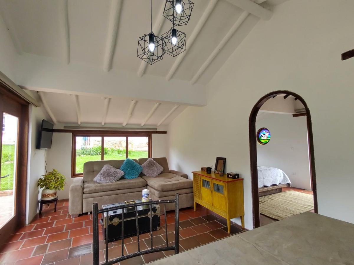 Hacienda El Pinar Del Viento Bed & Breakfast บียาเดเลย์บา ภายนอก รูปภาพ