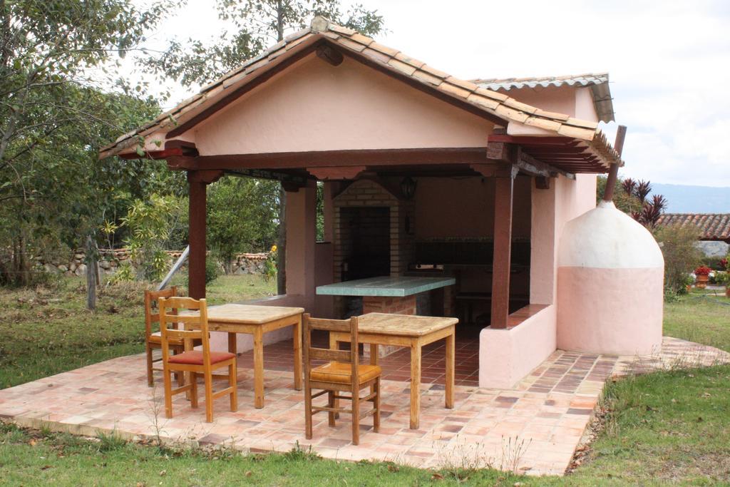 Hacienda El Pinar Del Viento Bed & Breakfast บียาเดเลย์บา ภายนอก รูปภาพ